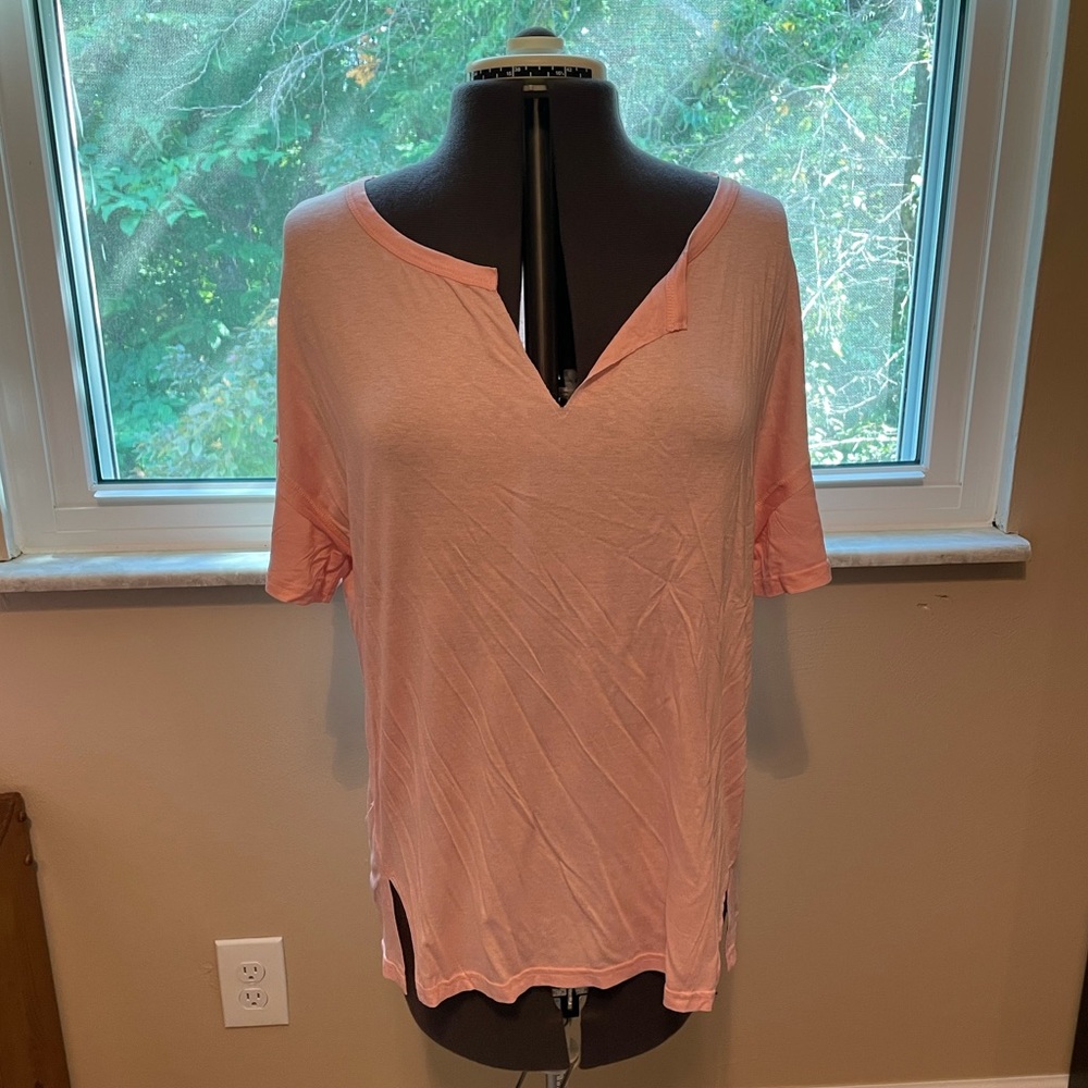💐 3/ $15 NWOT Jordann Pink Top